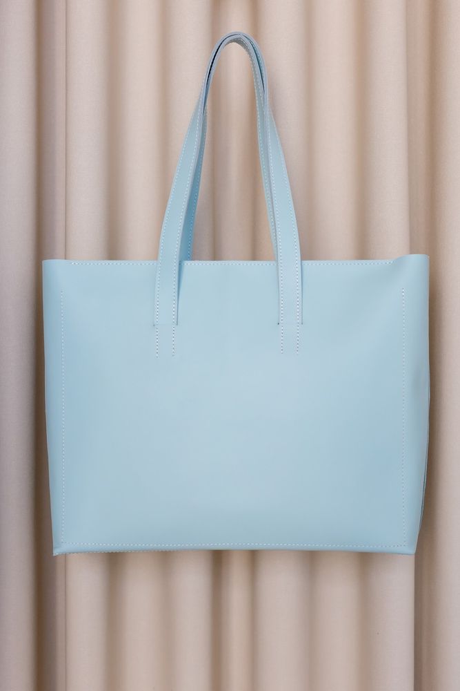 Вместительная женская сумка шоппер арт. 603i голубого цвета из натуральной кожи с легким глянцевым эффектом 603i_black_crzhh Boorbon