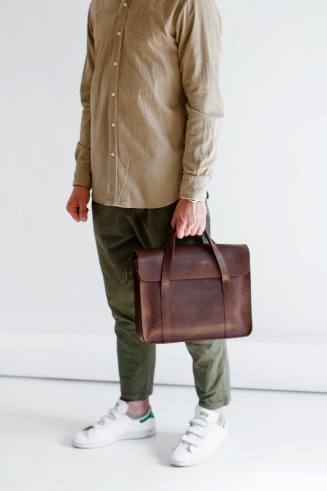 Минималистичная деловая мужская сумка арт. Clint ручной работы из натуральной винтажной кожи коричневого цвета Clint_green Boorbon