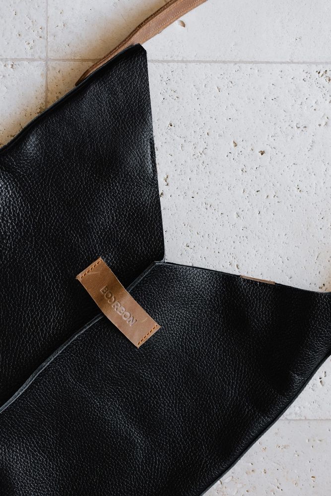 Классическая женская сумка шоппер арт. 606 S ручной работы из натуральной фактурной кожи черного цвета 606_black_flotar Boorbon
