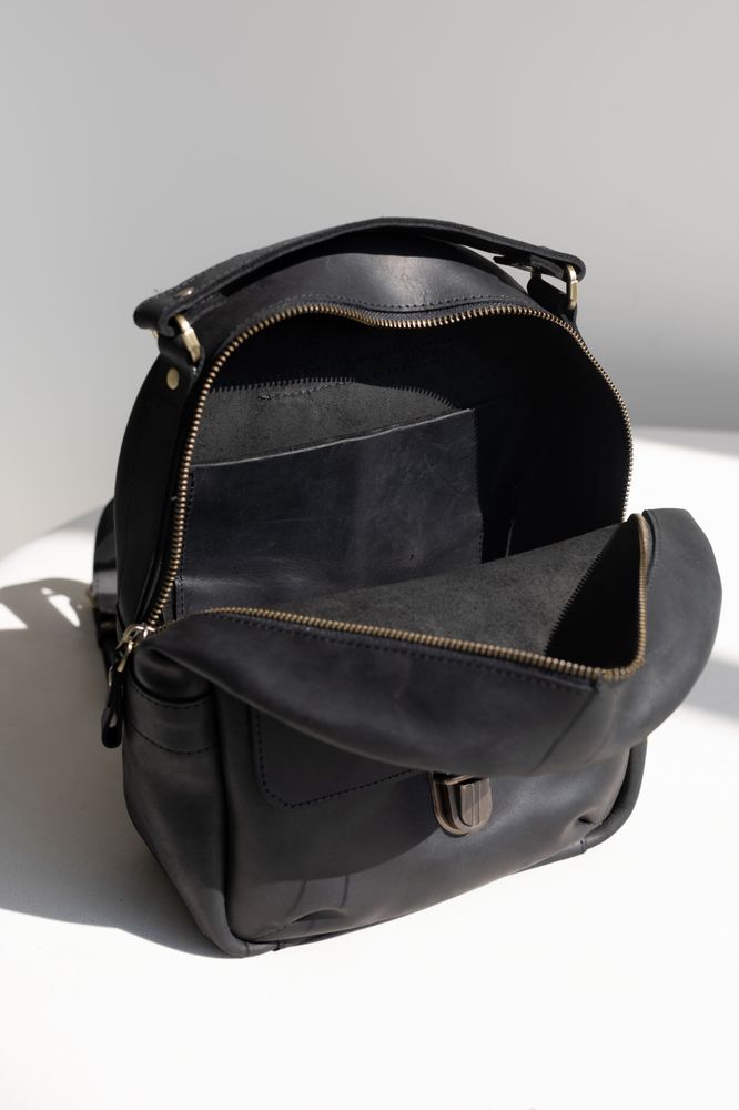 Женский мини-рюкзак ручной работы арт.520 из натуральной винтажной кожи черного цвета 520_khaki Boorbon