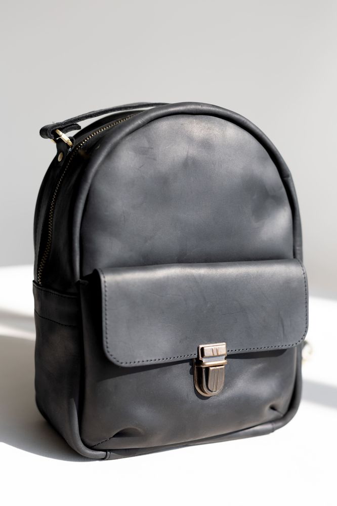 Женский мини-рюкзак ручной работы арт.520 из натуральной винтажной кожи черного цвета 520_khaki Boorbon