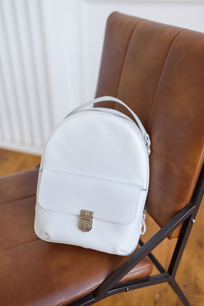 Женский мини-рюкзак ручной работы арт.520 из натуральной кожи с легким глянцевым эффектом белого цвета 520_khaki Boorbon