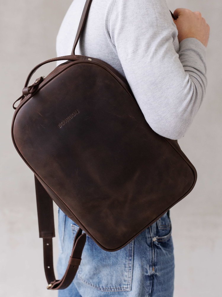 Стильный минималистичный рюкзак арт. Well ручной работы из натуральной винтажной кожи коричневого цвета Well_brown_crzazy Boorbon