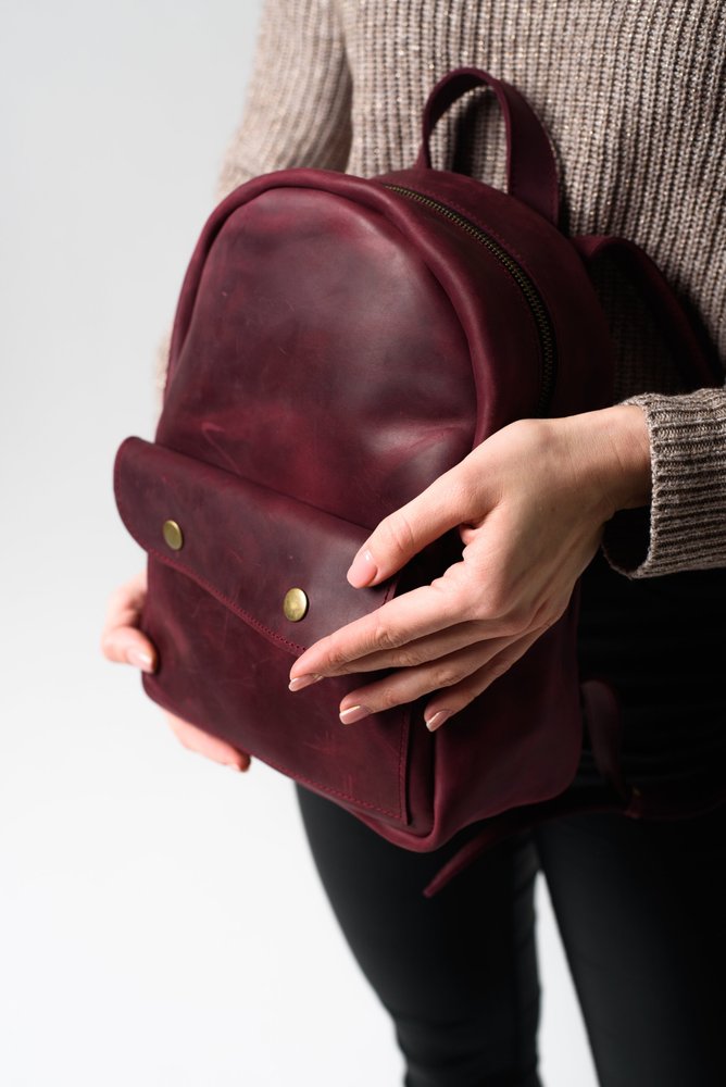 Стильный женский мини-рюкзак ручной работы арт. 519 бордового цвета из натуральной винтажной кожи 519_black_savage Boorbon