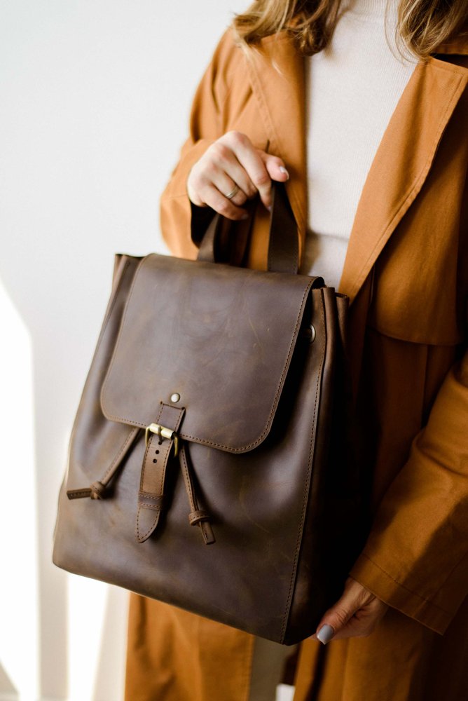 Изящный женский рюкзак ручной работы арт. 521 из натуральной винтажной кожи коричневого цвета 521_brown Boorbon