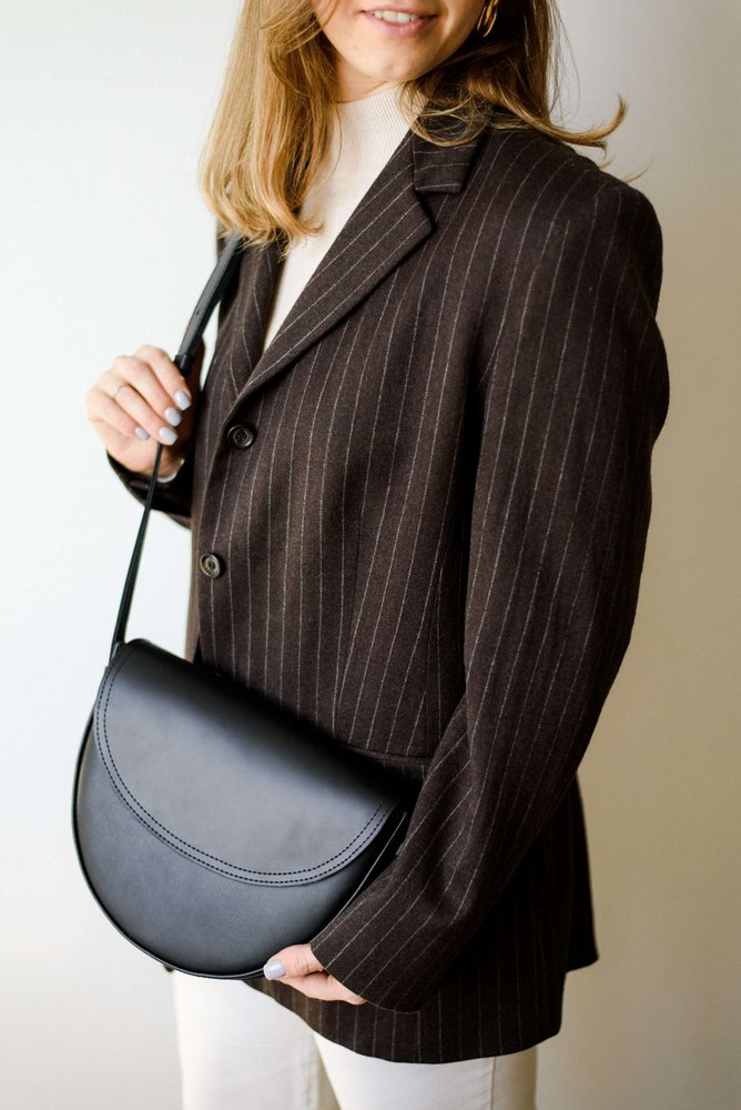 Елегантна жіноча сумка арт. 631 із натуральної шкіри із легким матовим ефектом чорного кольору  631_black Boorbon
