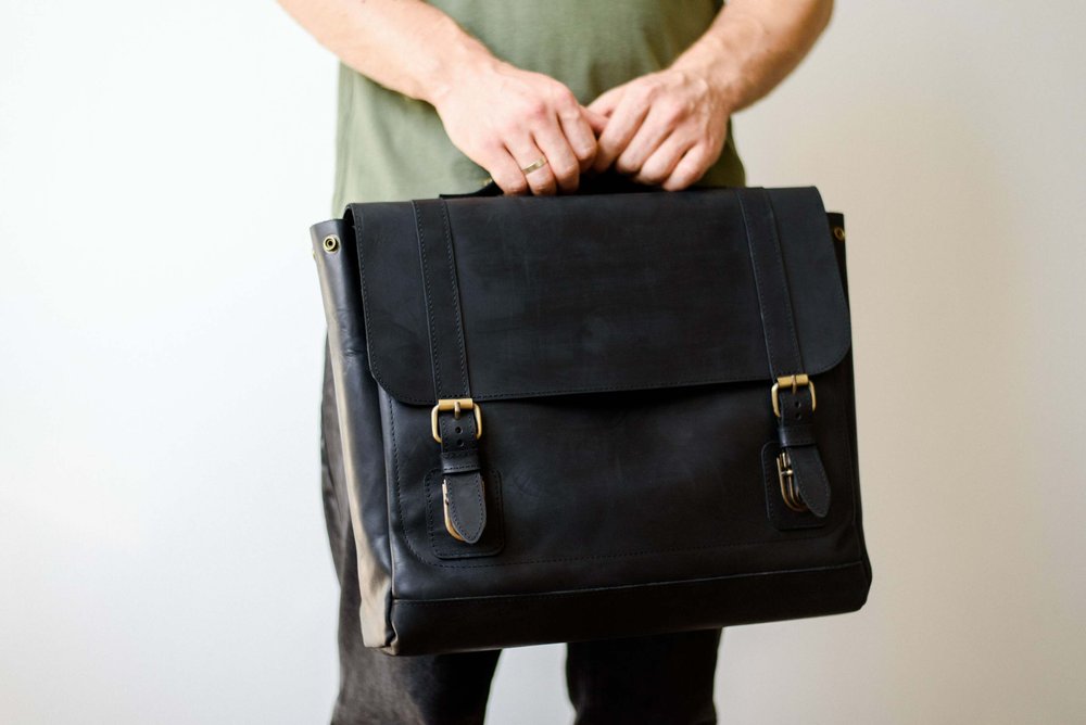 Мужская сумка для документов или ноутбука арт. 617 ручной работы из натуральной винтажной кожи черного цвета 617_blue Boorbon