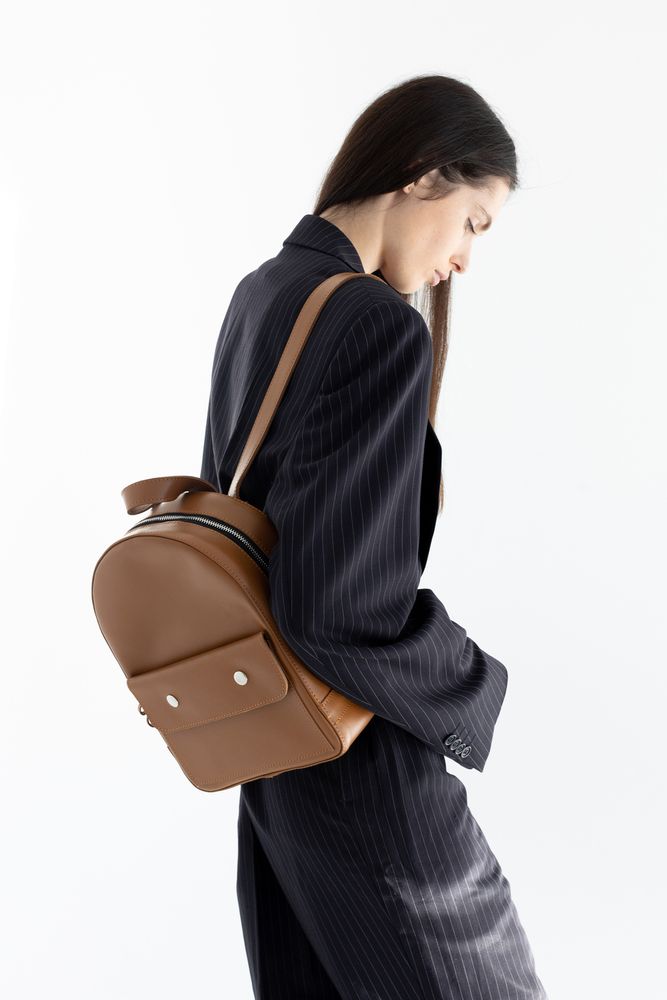 Стильный женский мини-рюкзак ручной работы арт. 519 коньячного цвета из натуральной кожи с легким матовым эффектом 519_black_savage Boorbon