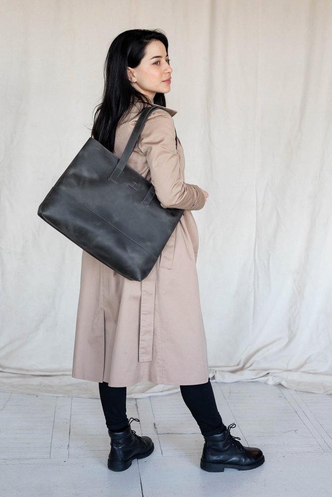 Містка жіноча сумка шоппер арт. 603i темно-сірого кольору з натуральної вінтажної шкіри 603i_black_crzhh Boorbon