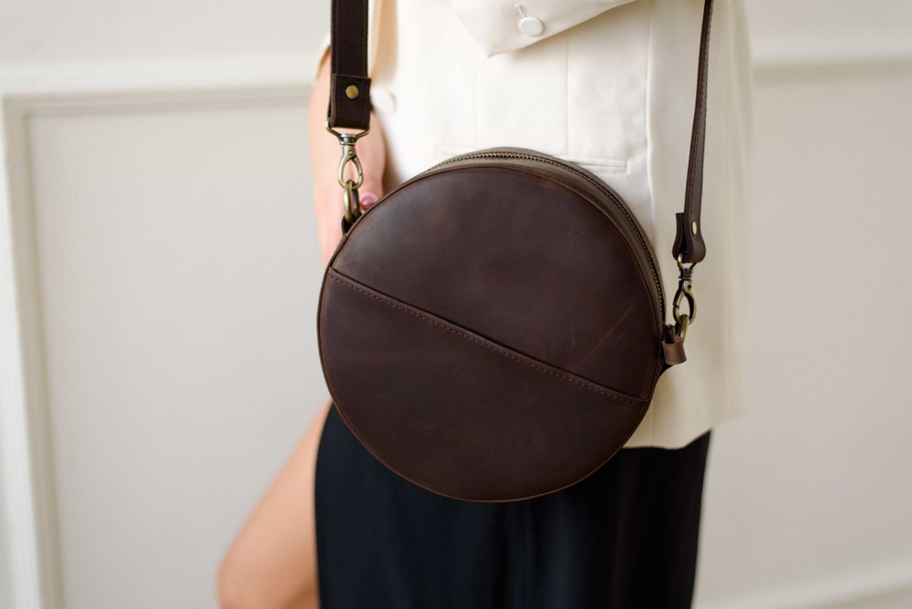 Кругла жіноча сумка через плече арт. 630 ручної роботи з натуральної вінтажної шкіри коричневого кольору 630_haki Boorbon