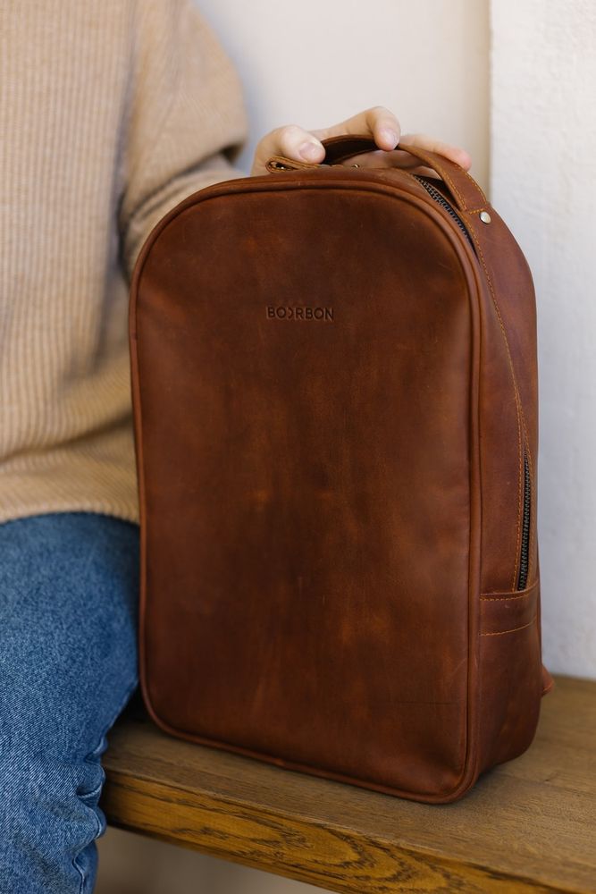 Стильный минималистичный рюкзак арт. Well ручной работы из натуральной винтажной кожи коньячного цвета Well_black Boorbon