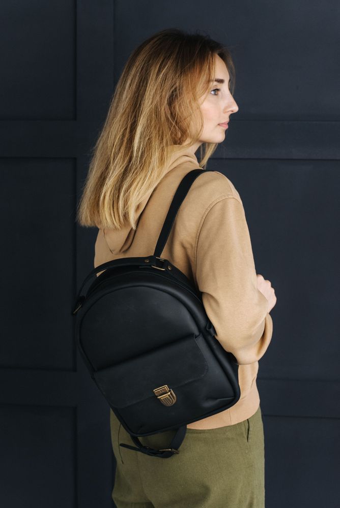 Женский мини-рюкзак ручной работы арт.520 из натуральной кожи с легким матовым эффектом черного цвета 520_khaki Boorbon