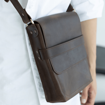 Мужская сумка мессенджер через плечо арт. 608 ручной работы из натуральной винтажной кожи коричневого цвета