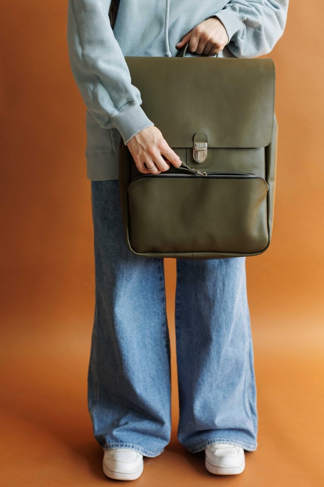 Рюкзак ручної роботи з натуральної напівматової шкіри арт. 535М кольору хакі 535М_haki Boorbon