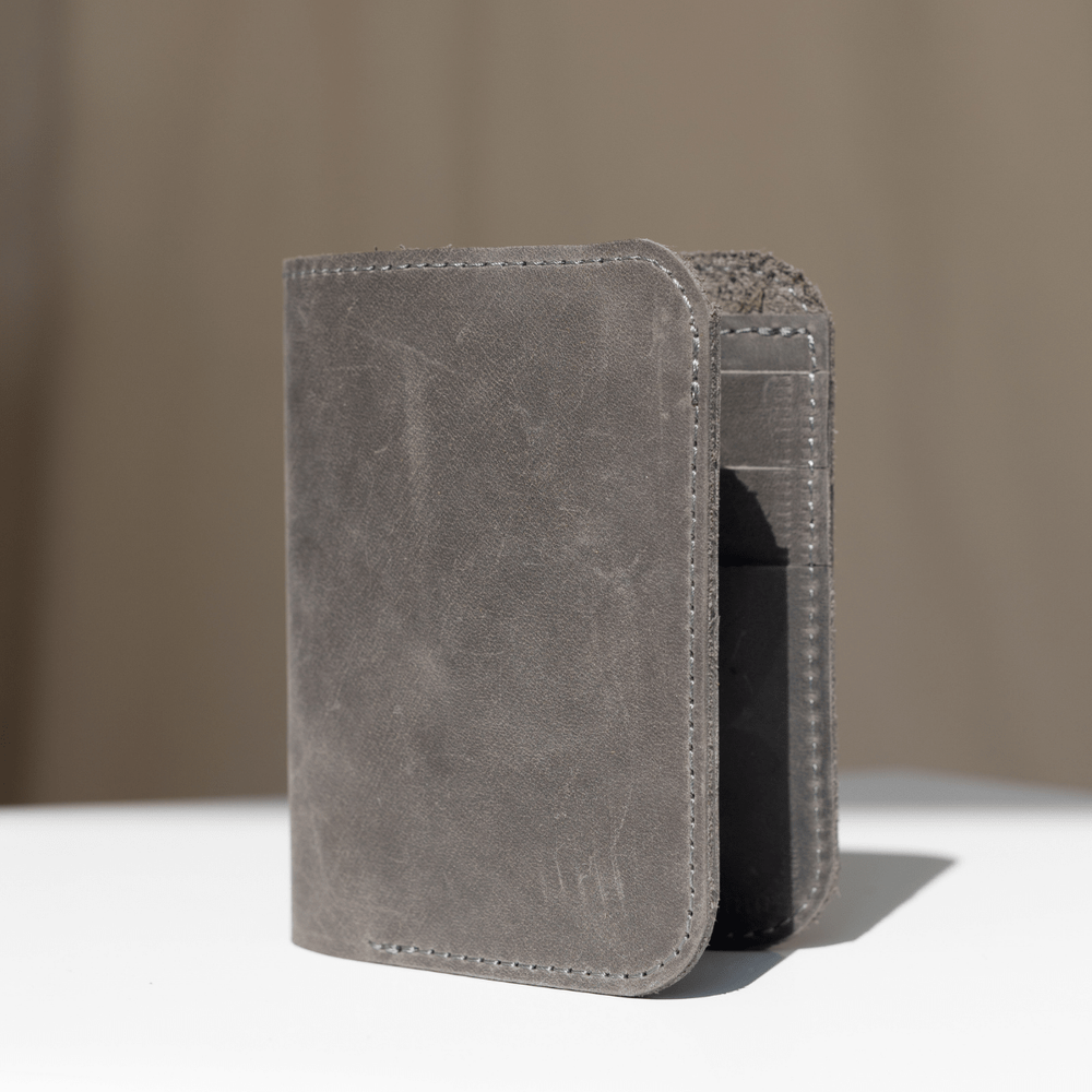 Компактний гаманець ручної роботи арт. Denver сірого кольору з натуральної вінтажної шкіри Denver_grey Boorbon