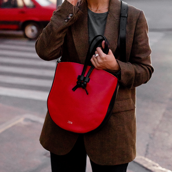 Женская сумка через плечо ручной работы арт. Z005 из натуральной кожи с эффектом легкого глянца красного цвета