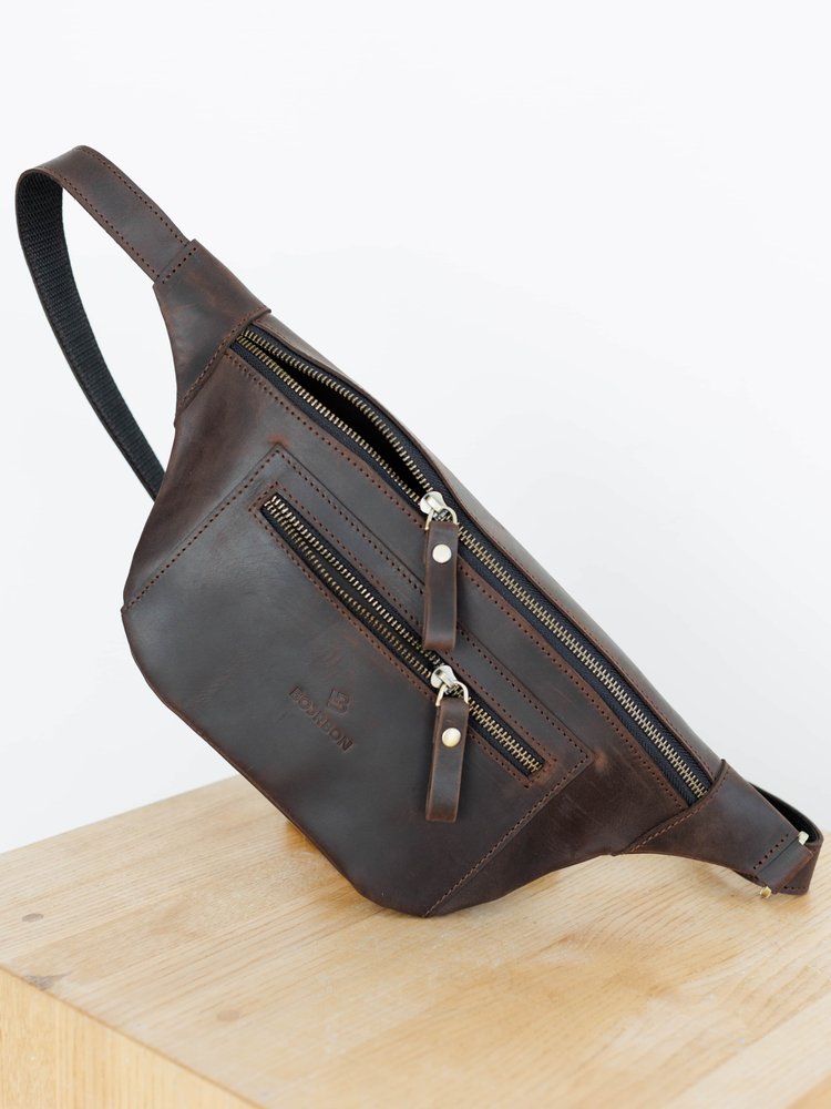 Удобная и практичная поясная сумка бананка арт. Attica из натуральной винтажной кожи коричневого цвета