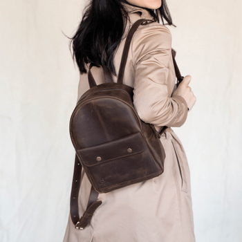 Стильный женский мини-рюкзак ручной работы арт. 519 коричневого цвета из натуральной винтажной кожи 519_black_savage Boorbon