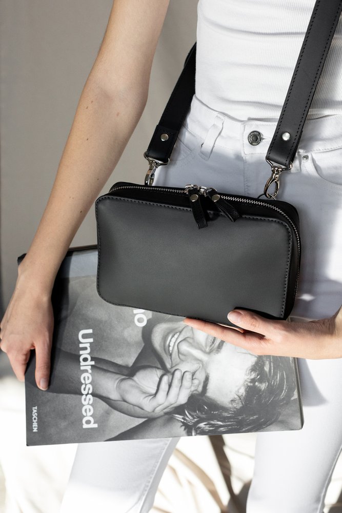 Женская сумка арт. 625 из натуральной кожи с легким матовым эффектом черного цвета 625_black Boorbon