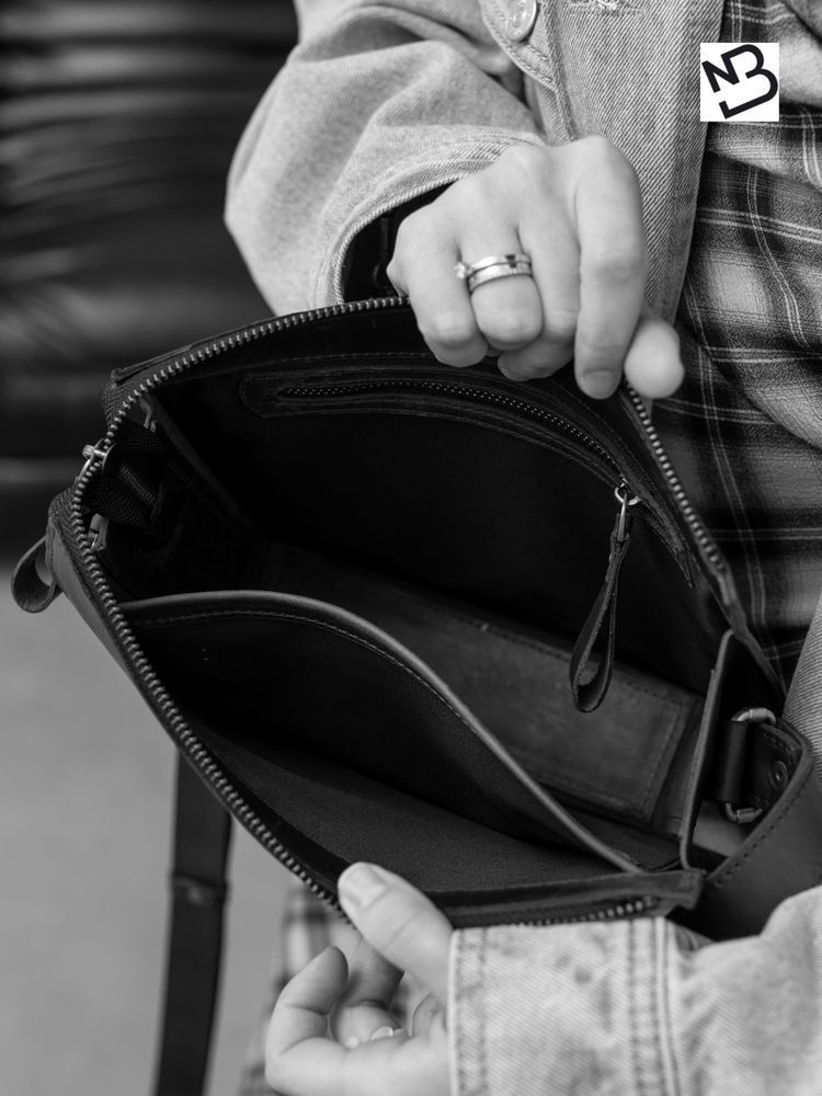 Універсальна жіноча сумка в мінімалістичному стилі арт. 627 ручної роботи з вінтажної натуральної шкіри зеленого кольору 627_green_crzh Boorbon