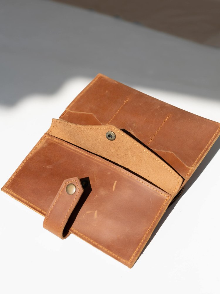 Удобное женское портмоне ручной работы арт. 223 из натуральной винтажной кожи коньячного цвета 223_cappuccino Boorbon