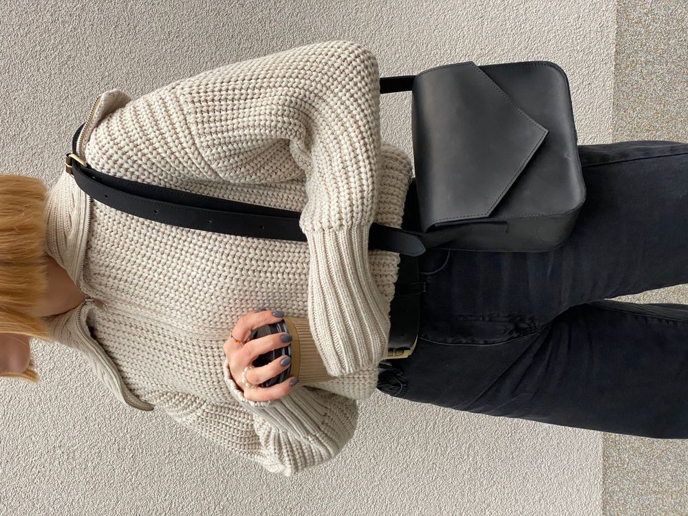 Стильная и универсальная женская сумка через плечо арт. 648 ручной работы из натуральной винтажной кожи черного цвета 648_black Boorbon