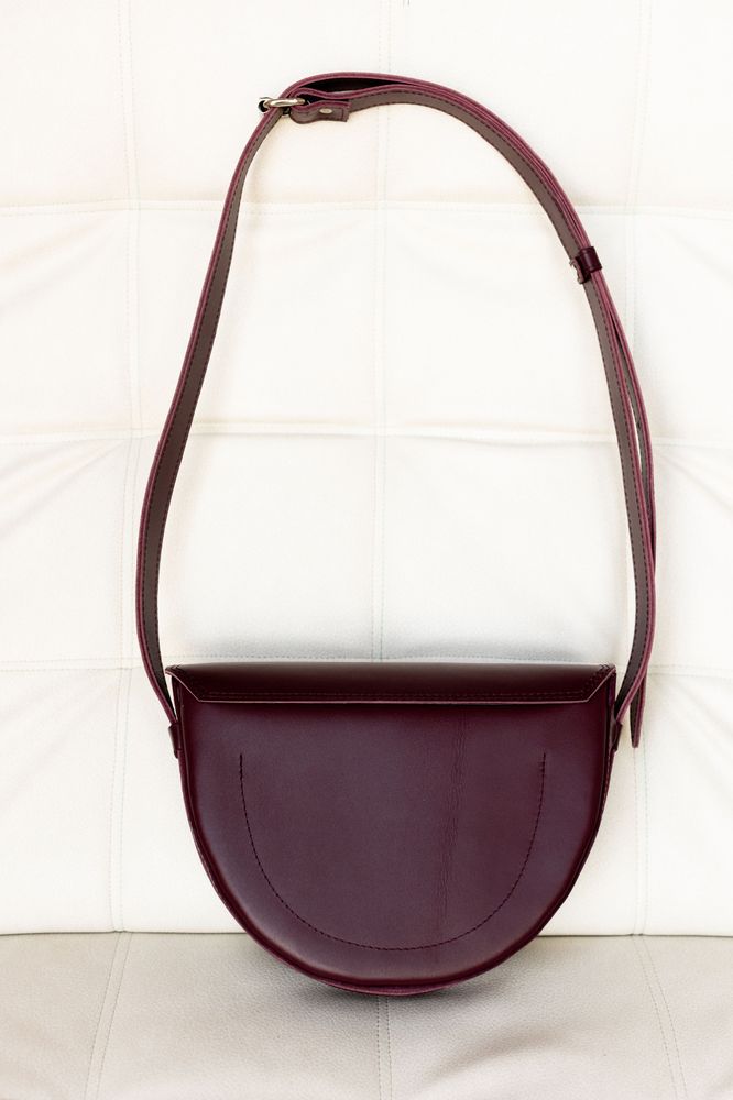 Елегантна жіноча сумка арт. 631 із натуральної шкіри із легким глянцевим ефектом бордового кольору 631_bordo Boorbon
