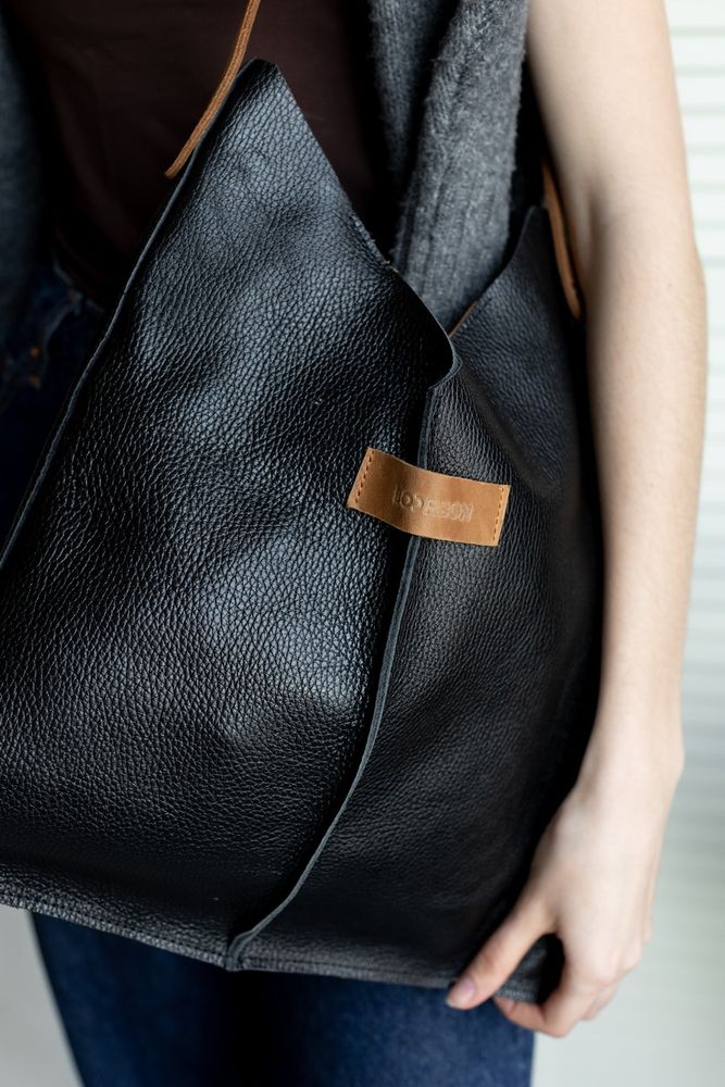Містка жіноча сумка хобо арт. 606 S ручної роботи з натуральної фактурної шкіри чорного кольору 606_black_flotar Boorbon