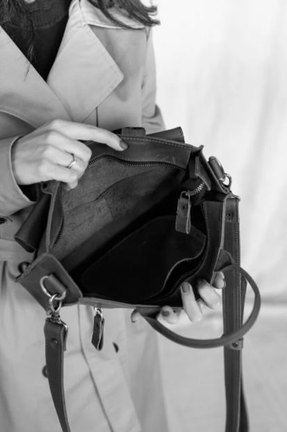 Зручна і стильна жіноча сумка арт. 639 ручної роботи з натуральної вінтажної шкіри сірого кольору 639_bordo Boorbon