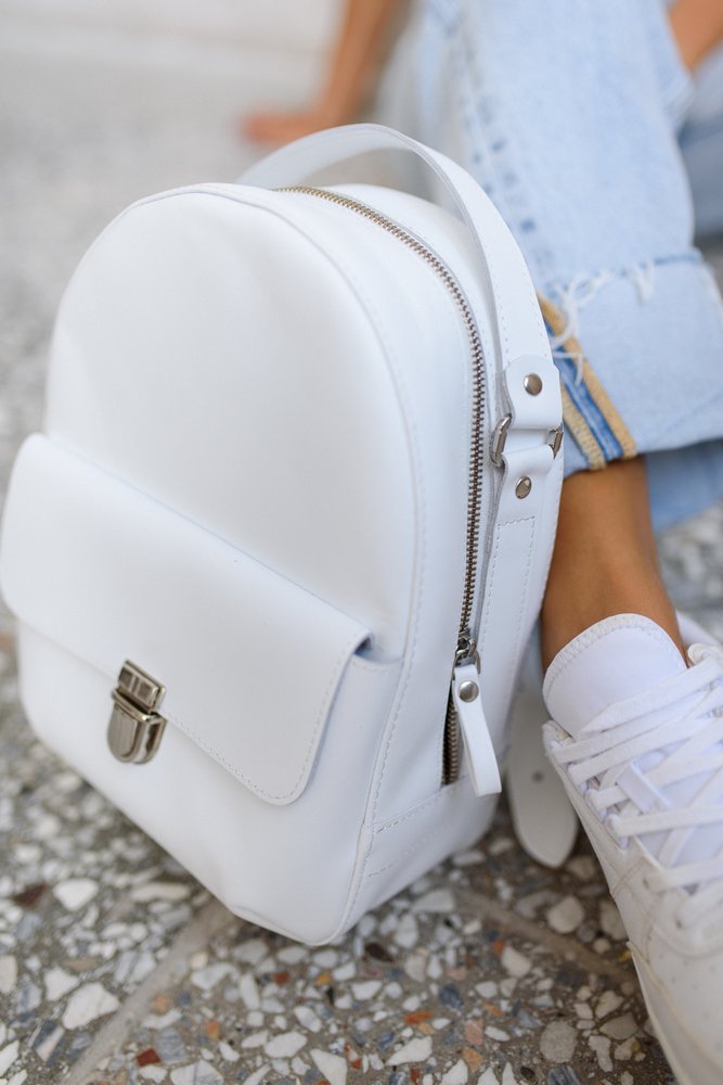 Жіночий міні-рюкзак ручної роботи арт.520 з натуральної шкіри з легким глянцевим ефектом білого кольору 520_khaki Boorbon