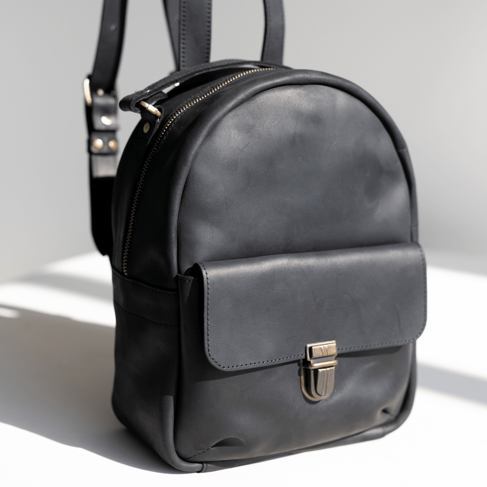 Женский мини-рюкзак ручной работы арт.520 из натуральной винтажной кожи черного цвета