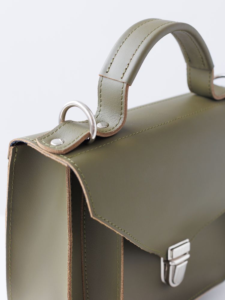 Женская деловая сумка арт. 640 ручной работы из натуральной кожи с легким матовым эффектом цвета хаки 640_brown_crzhh Boorbon