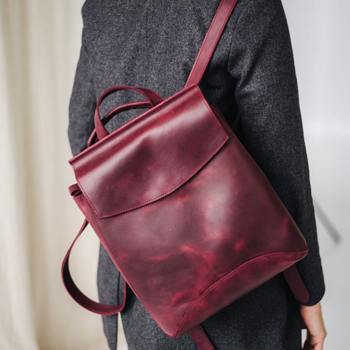 Минималистичный женский рюкзак ручной работы арт. Fenti из натуральной винтажной кожи бордового цвета