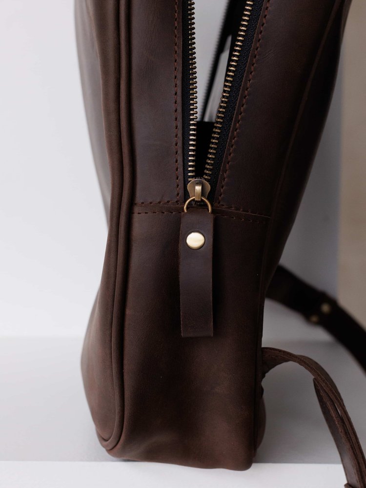 Стильний мінімалістичний рюкзак арт. Well ручної роботи з натуральної вінтажної шкіри коричневого кольору Well_black Boorbon