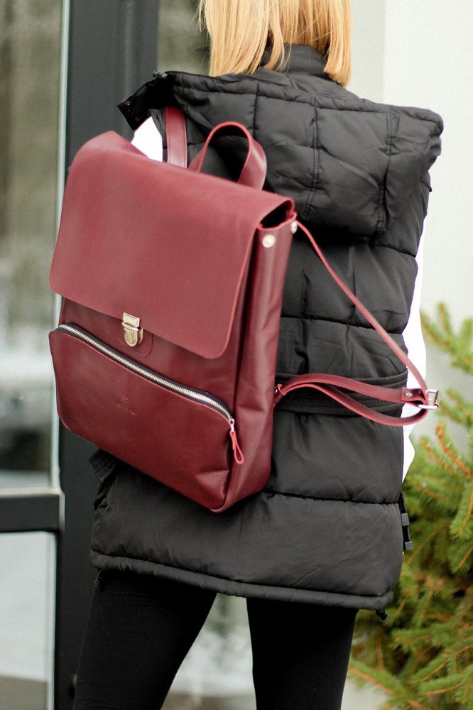 Женский рюкзак ручной работы из натуральной кожи с легким глянцевым эффектом арт. 535М бордового цвета 535М_haki Boorbon