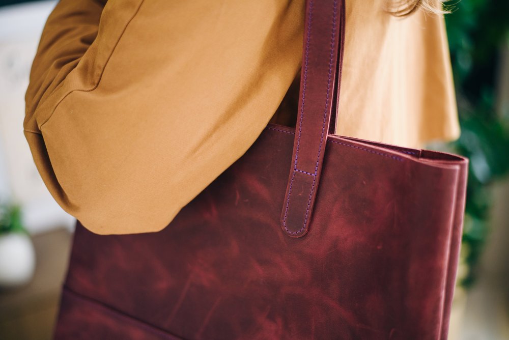 Вместительная женская сумка шоппер арт. 603i бордового цвета из натуральной винтажной кожи