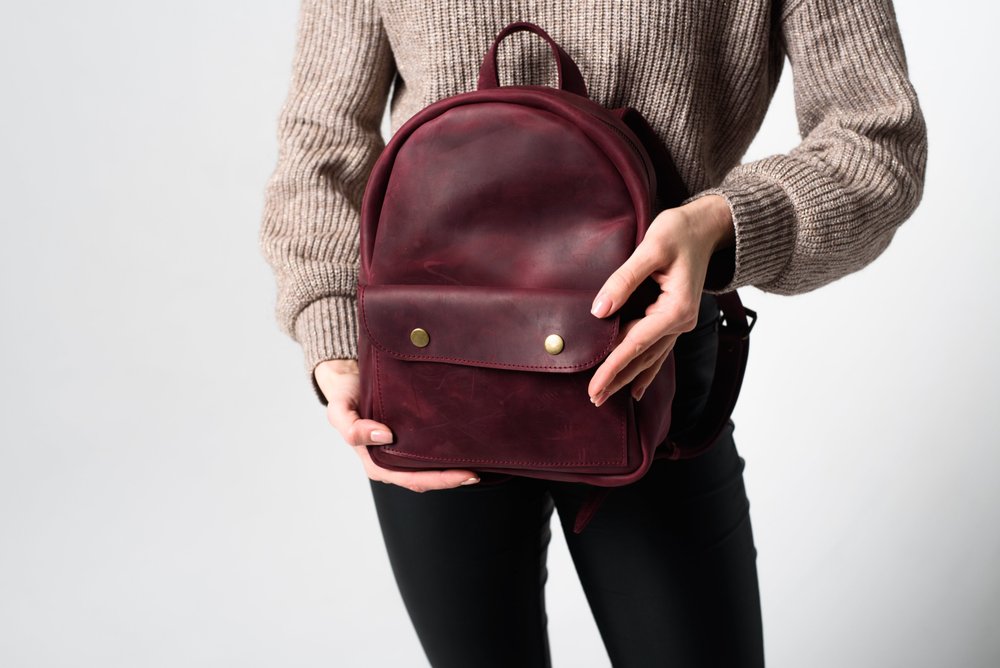 Стильний жіночий міні-рюкзак ручної роботи арт. 519 бордового кольору з натуральної вінтажної шкіри