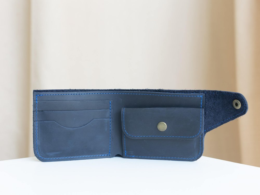 Вместительный кошелек ручной работы арт. 101 синего цвета из натуральной винтажной кожи