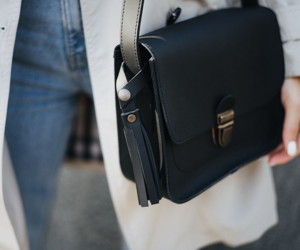 Жіноча сумка через плече арт. 614 ручної роботи з натуральної шкіри з легким матовим ефектом чорного кольору 614_black Boorbon