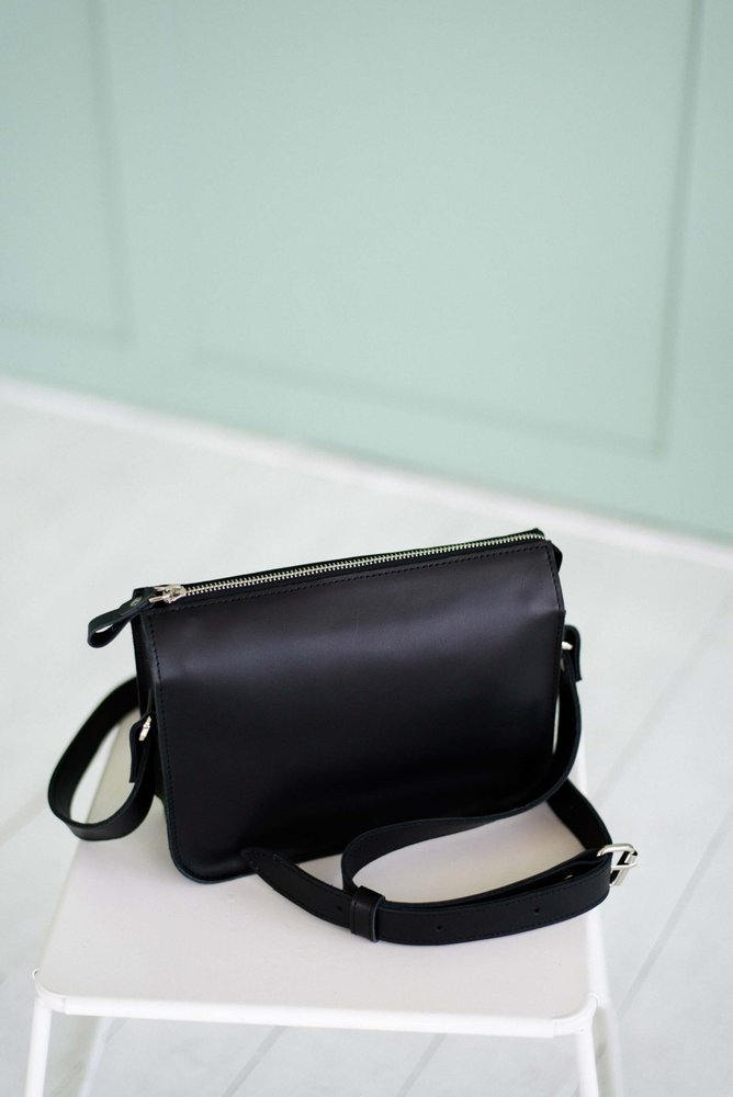 Універсальна жіноча сумка в мінімалістичному стилі арт. 627 ручної роботи із натуральної шкіри з матовим ефектом чорного кольору 627_bordo Boorbon