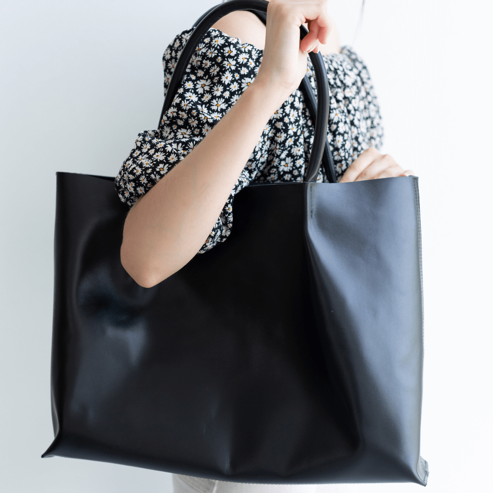 Об'ємна сумка шоппер арт. Sierra L чорного кольору із натуральної шкіри з легким глянцевим ефектом