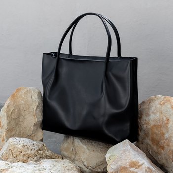 Объемная сумка шоппер арт. Sierra L черного цвета из натуральной кожи с легким глянцевым эффектом