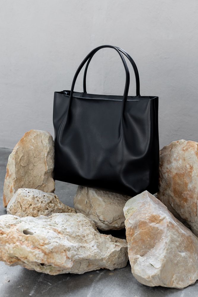 Об'ємна сумка шоппер арт. Sierra L чорного кольору із натуральної шкіри з легким глянцевим ефектом Sierra_cappuccino_kaiser Boorbon