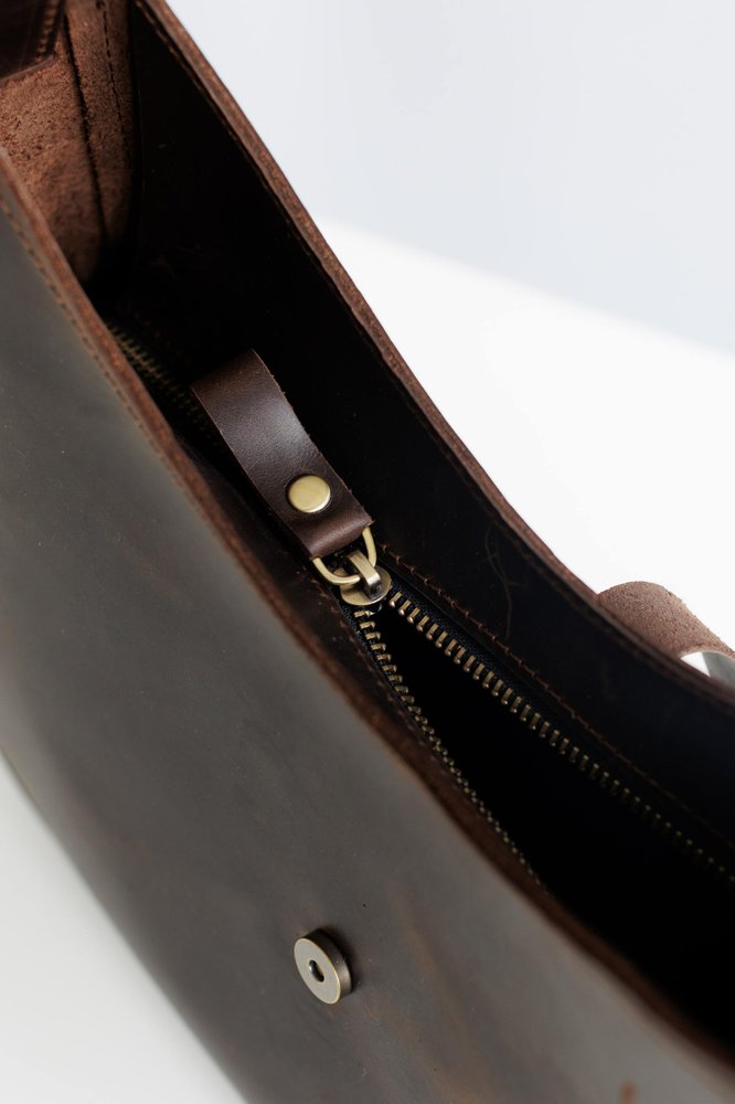 Жіноча сумка-трапеція арт. 641 із натуральної вінтажної шкіри коричневого кольору 641_black Boorbon
