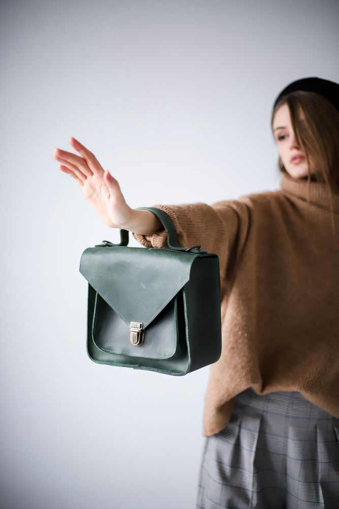 Женская деловая сумка арт. 640 ручной работы из натуральной винтажной кожи зеленого цвета 640_brown_crzhh Boorbon