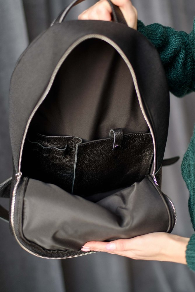 Повсякденний рюкзак ручної роботи арт. Kuga Easy у поєднанні кордури та натуральної шкіри чорного кольору