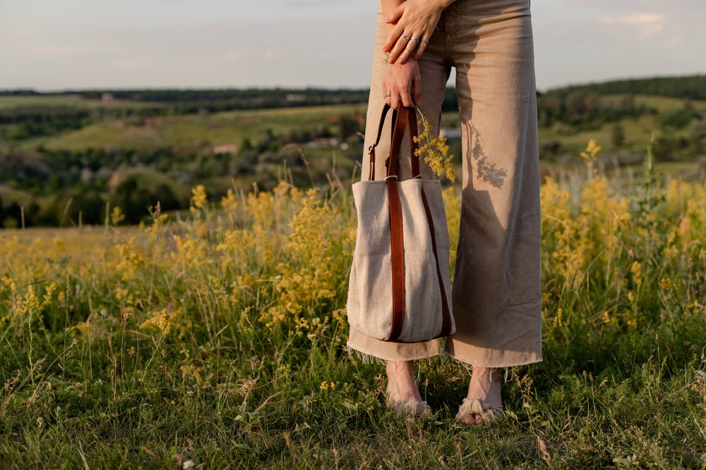 Женский парусиновый рюкзак ручной работы арт. PB001 с элементами из натуральной винтажной кожи коньячного цвета pb001_cogn_crzh Boorbon