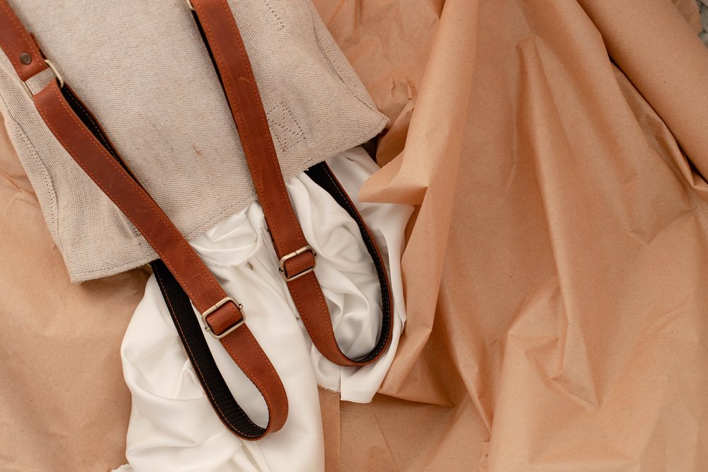 Женский парусиновый рюкзак ручной работы арт. PB001 с элементами из натуральной винтажной кожи коньячного цвета pb001_cogn_crzh Boorbon
