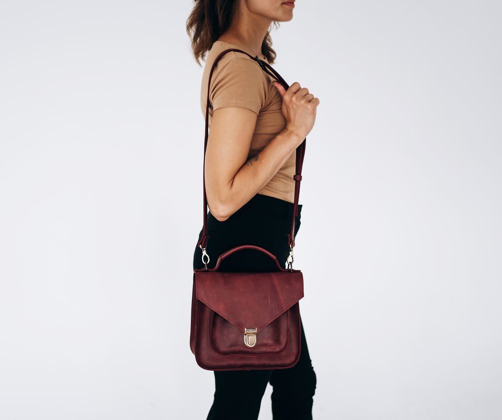 Жіноча ділова сумка арт. 640 ручної роботи з вінтажної натуральної шкіри бордового кольору 640_brown_crzhh Boorbon