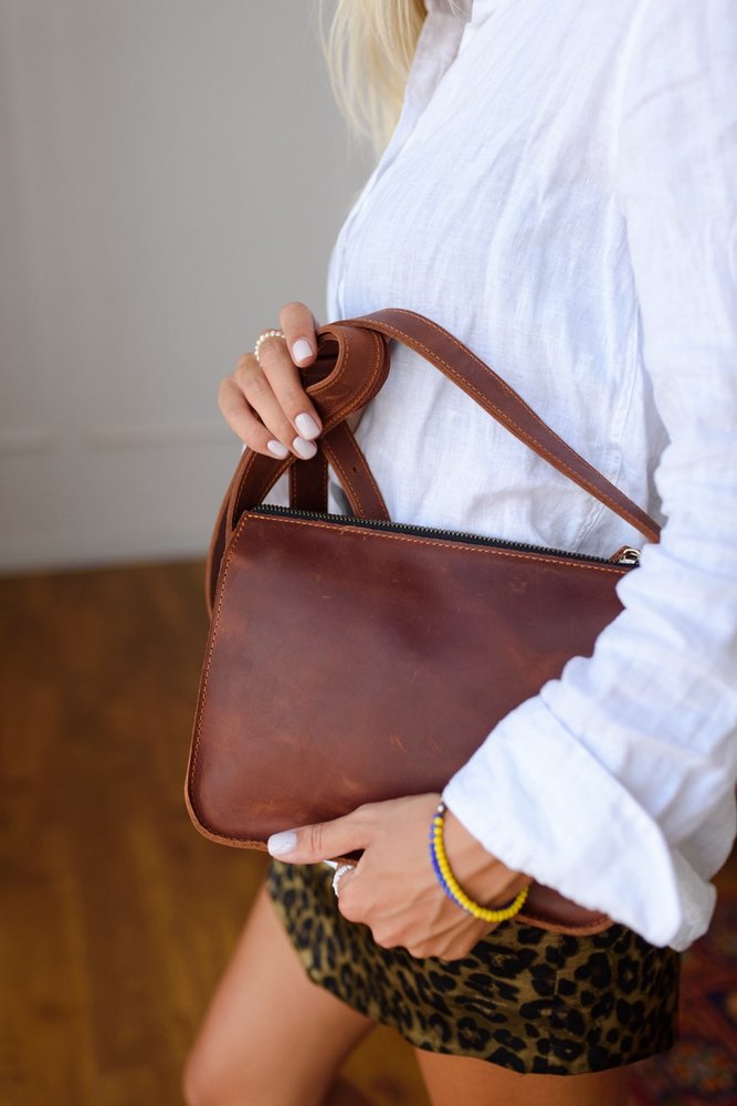 Універсальна жіноча сумка в мінімалістичному стилі арт. 627 ручної роботи з вінтажної натуральної шкіри коньячного кольору 627_bordo Boorbon
